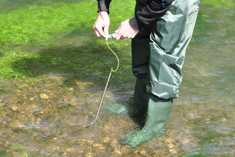 Taking samples in the stream