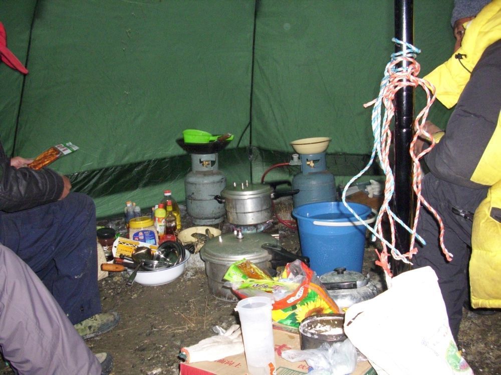 the kitchen tent_zhadong
